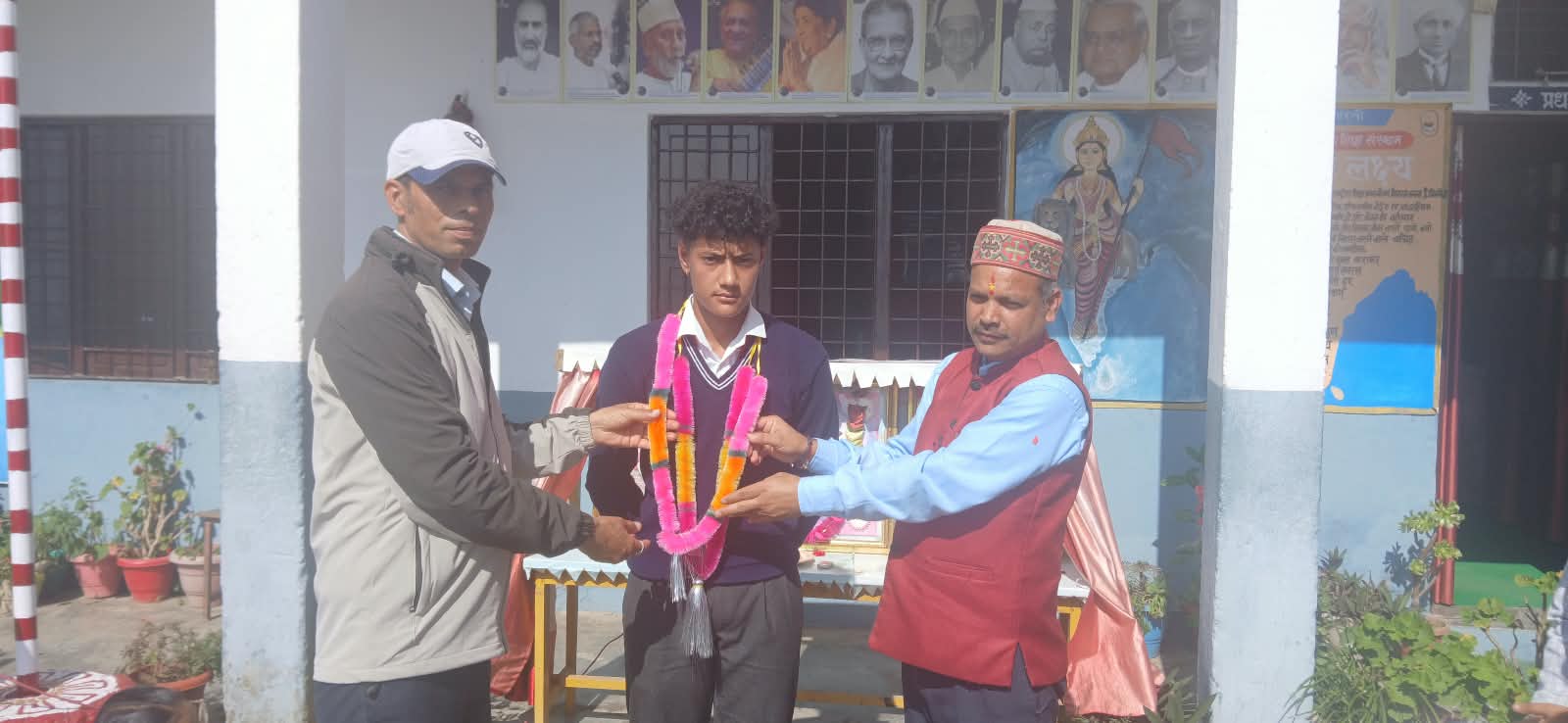 विद्यालय आगमन पर विशाल हुए सम्मानित।