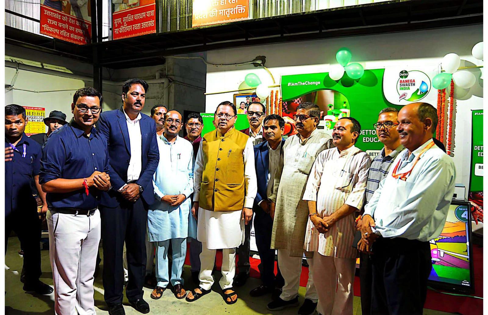जमीनी हकीकत जानने गांव-गांव पहुंचे अपर सचिव, विकास कार्यों की ली जानकारी।