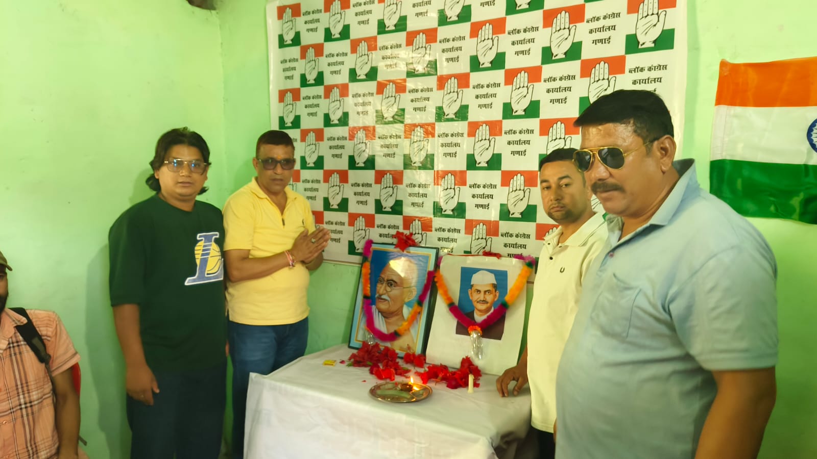 गणाई में गांधी-शास्त्री जयंती पर कांग्रेसजनों ने अर्पित किए श्रद्धासुमन