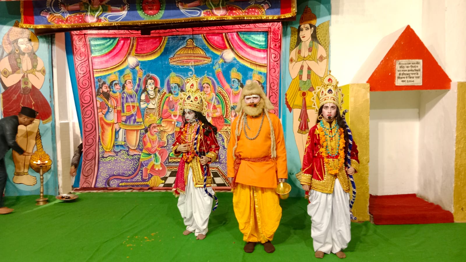 श्री महाकाली मंदिर परिसर में रामलीला का भव्य शुभारंभ, ताड़का वध से अहिल्या उद्धार तक के प्रसंगों का सजीव मंचन।