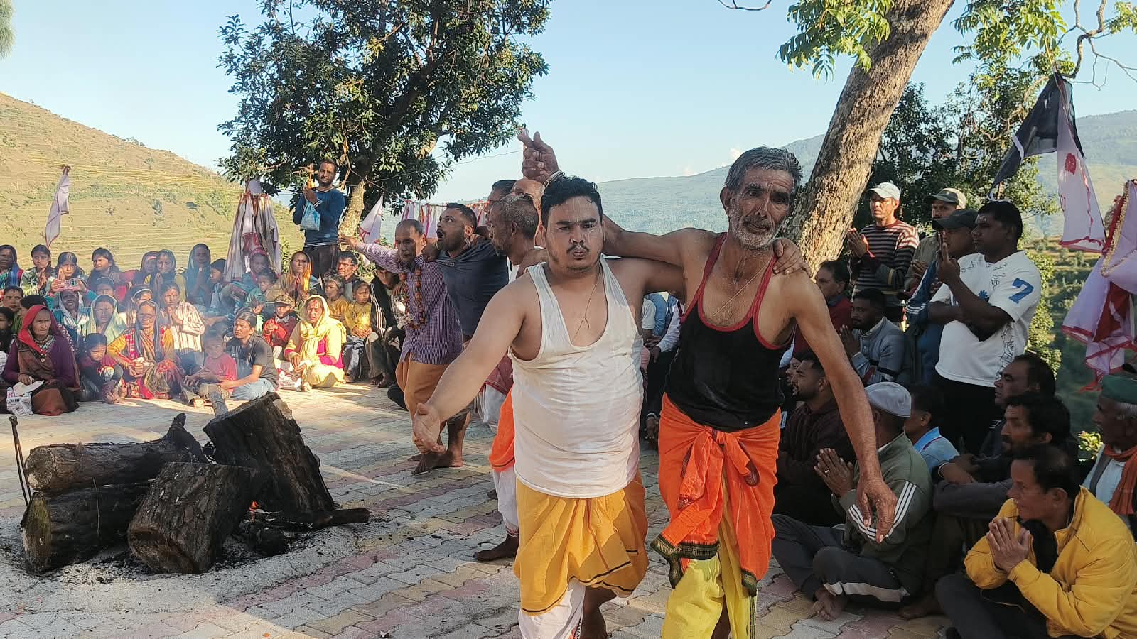 अष्टमी पर कुमालेश्वर मंदिर में उमड़ा आस्था का सैलाब, कई गांवों के देवडांगरों ने की क्षेत्र की खुशहाली की कामना
