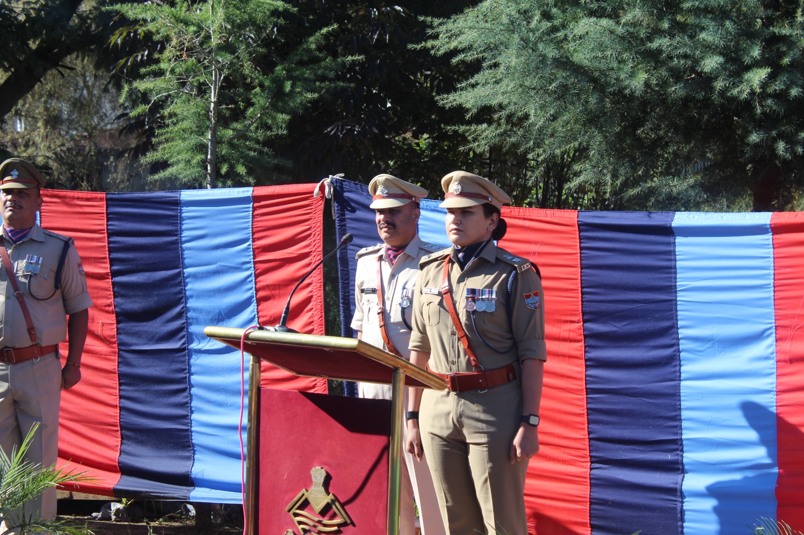 रोसाल पुलिस चौकी पहुंचे जिलाधिकारी मनीष कुमार, जवानों की समस्याएं सुन समाधान का दिया भरोसा