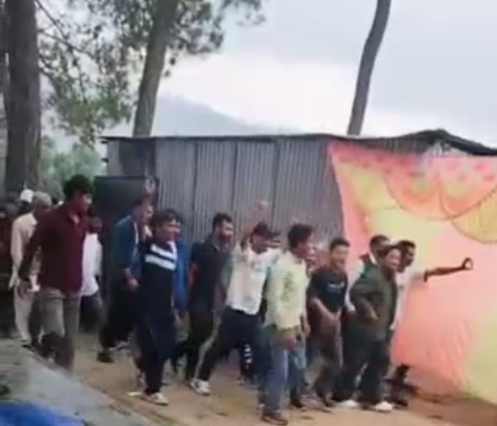पाटी की चुनावी जंग में पवनदीप फैक्टर की एंट्री, जीजा नारायण लाल के समर्थन में उमड़ा जनसैलाब, इंडियन आइडल विजेता की मौजूदगी से गरमाई सियासत, शक्ति प्रदर्शन रैली ने बढ़ाई चुनावी सरगर्मी।